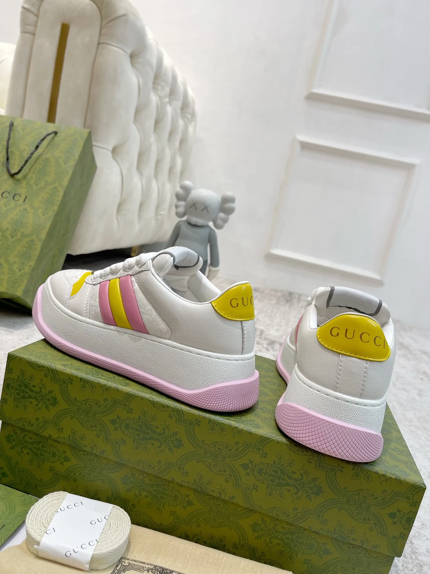 👟👟Ex-factory price 660👟👟Gucci's latest chubby thick-soled dirty shoes~~couple casual shoes, 6cm height-increasing shoes~~ The upper is stained cowhide stitched with classic double G cloth fabric, the terry cloth is delicate and sweat-absorbent and breathable, the foot pad is integrated with latex injection molding, 6cm thick T👟👟Ex-factory price U two-color sole✅ 35-40
